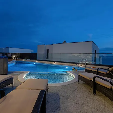 Medo Lägenhet Makarska